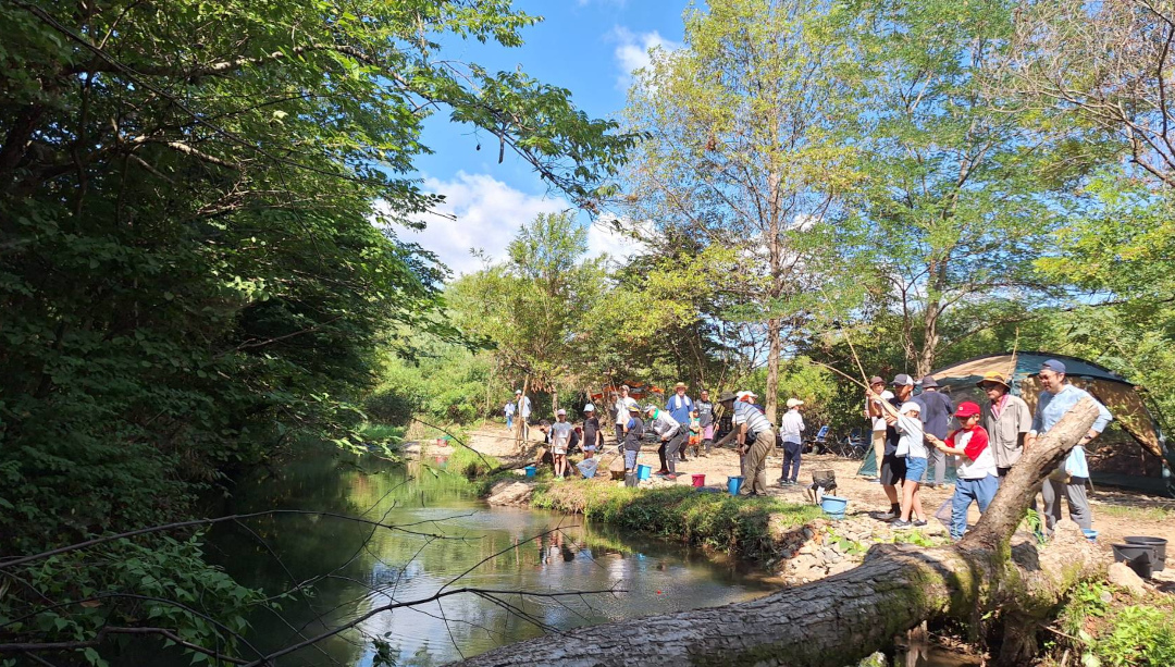 子どもたちの釣りの様子
